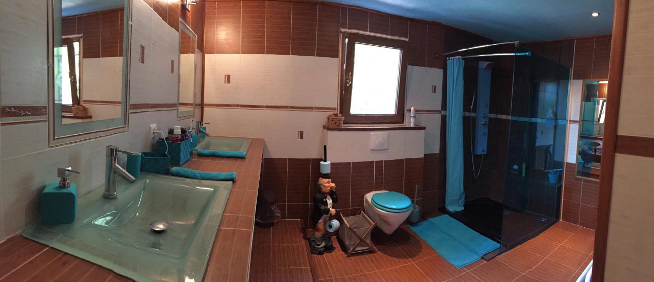 req_salle de bain petite.jpg